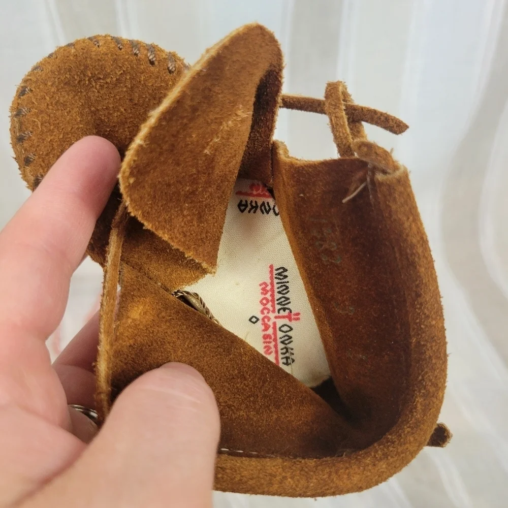 Minnetonka Genuine Leather Moccasins Tan‎ Brown Baby Toddler Size 3